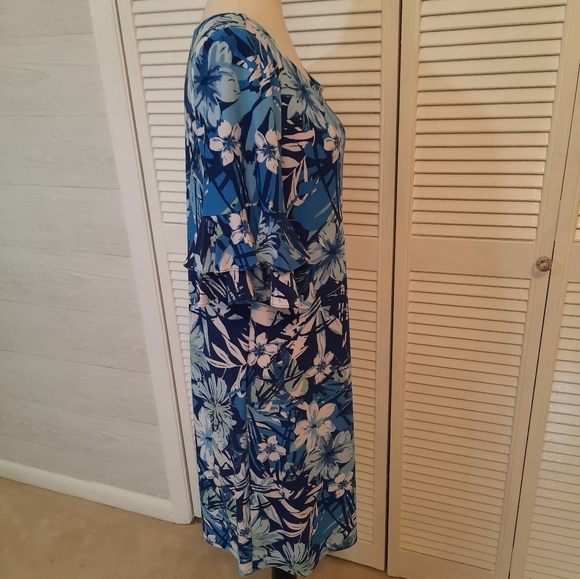 Cappagallo floral stretchy bell sleeve dress medium - Picture 6 of 9